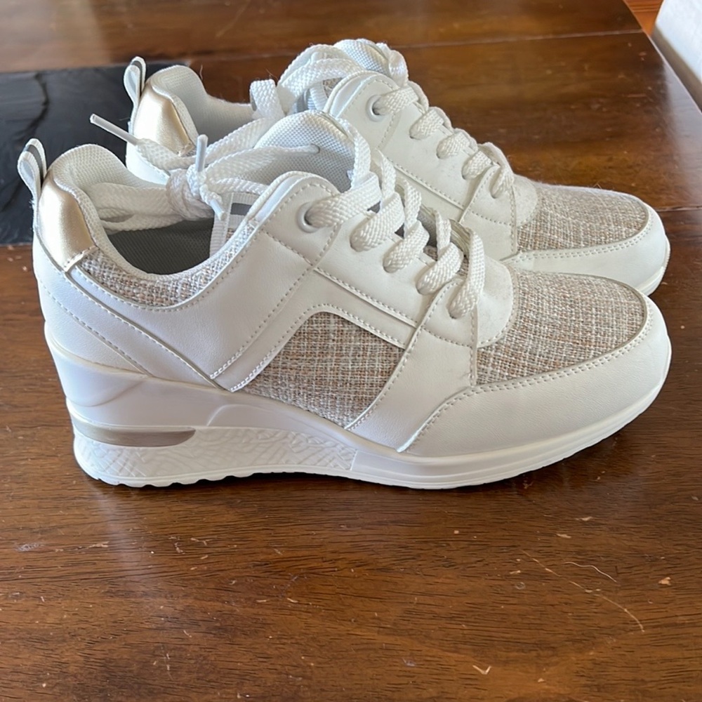 Cestfini White and Tan Athletic Shoes with Breathable Upper